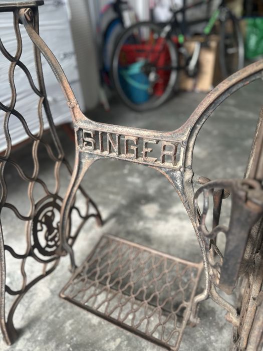Mesa singer vintage tampo de vidro