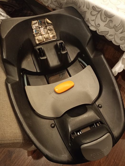 Nosidełko cybex z bazą isofix