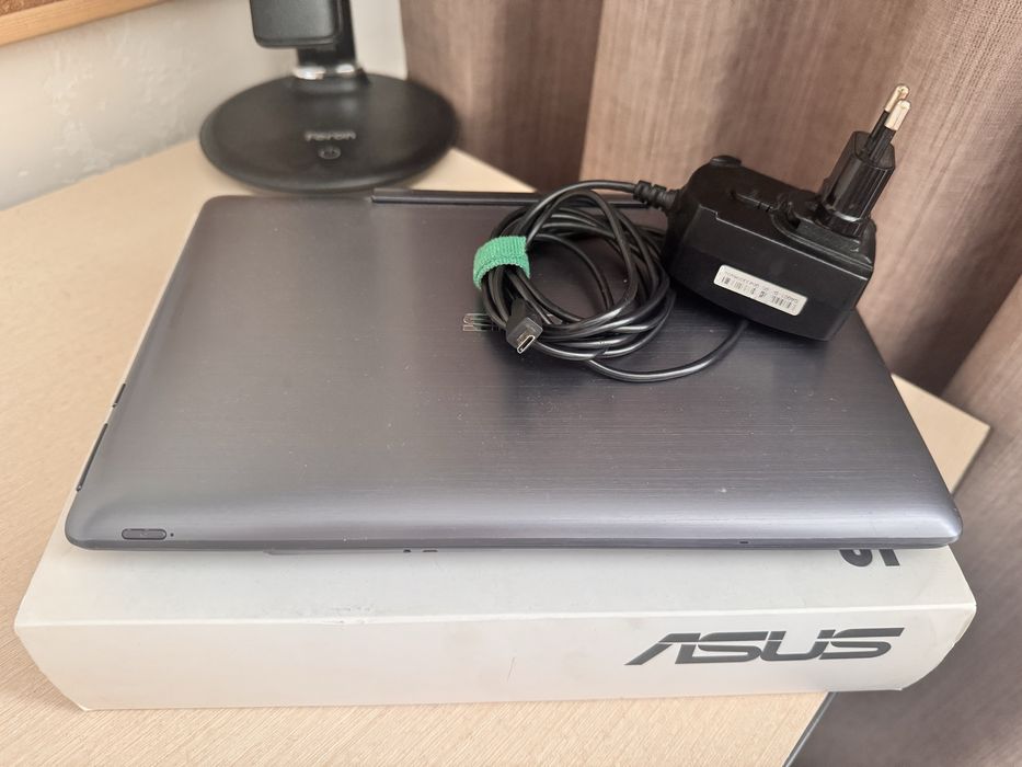 ASUS Transformer Book T100AM 2-в-1 (планшет + ноутбук) | 32 ГБ + 500 ГБ | Windows