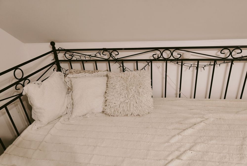 Łóżko metalowe młodzieżowe  pokój gościnny taras czarne 90*200