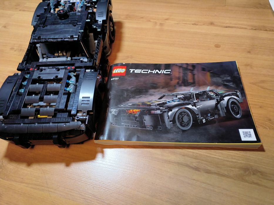 Lego technic колекція the batman модель betmobil 42127