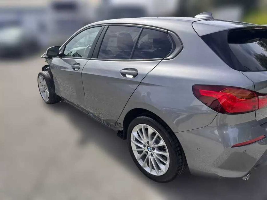 BMW 1 Hatchback (F40) 116 d de 2023 Salvado