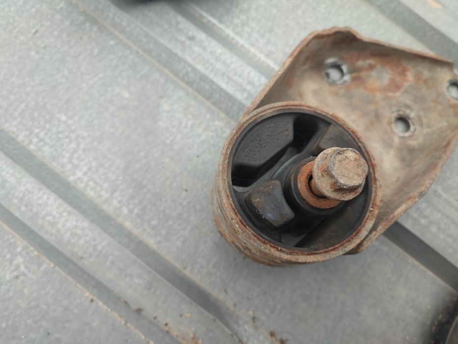 Подушки двигуна 2108-15