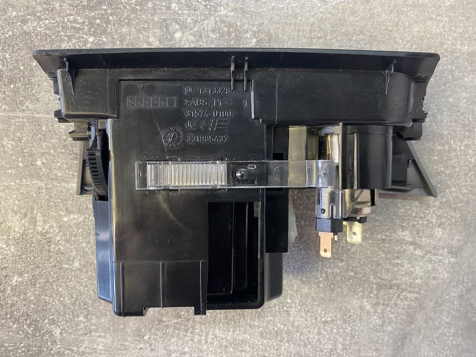 Попильничка Опель Астра H пепельница Opel