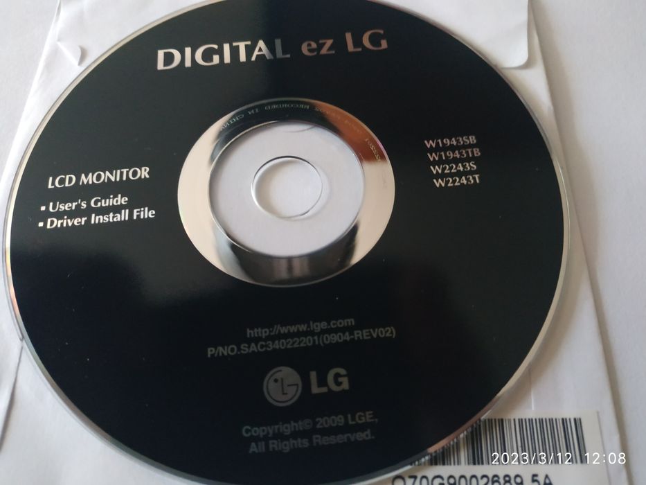 Монітор LG Flatron W2243S-PF