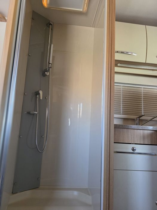 Chausson Flash 19 (2013) – Cama Central, Duche Separado, Excelente Estado