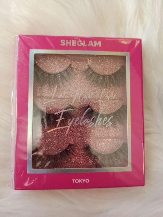 3 pary sztucznych rzęs Sheglam model Tokyo