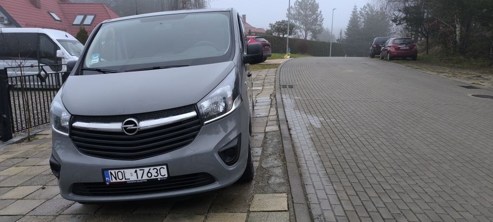 Opel Vivaro 1.6 , 9 osobowy. Pierwszy właściciel,salon Polska