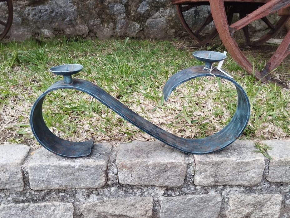 Candelabro 2 velas em ferro