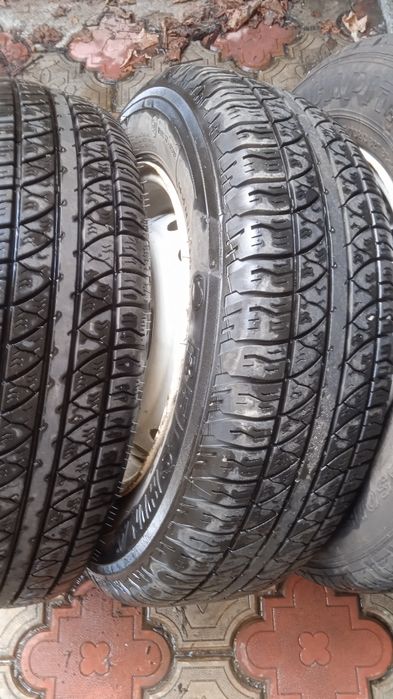 Продам резину на ваз 175/70R13