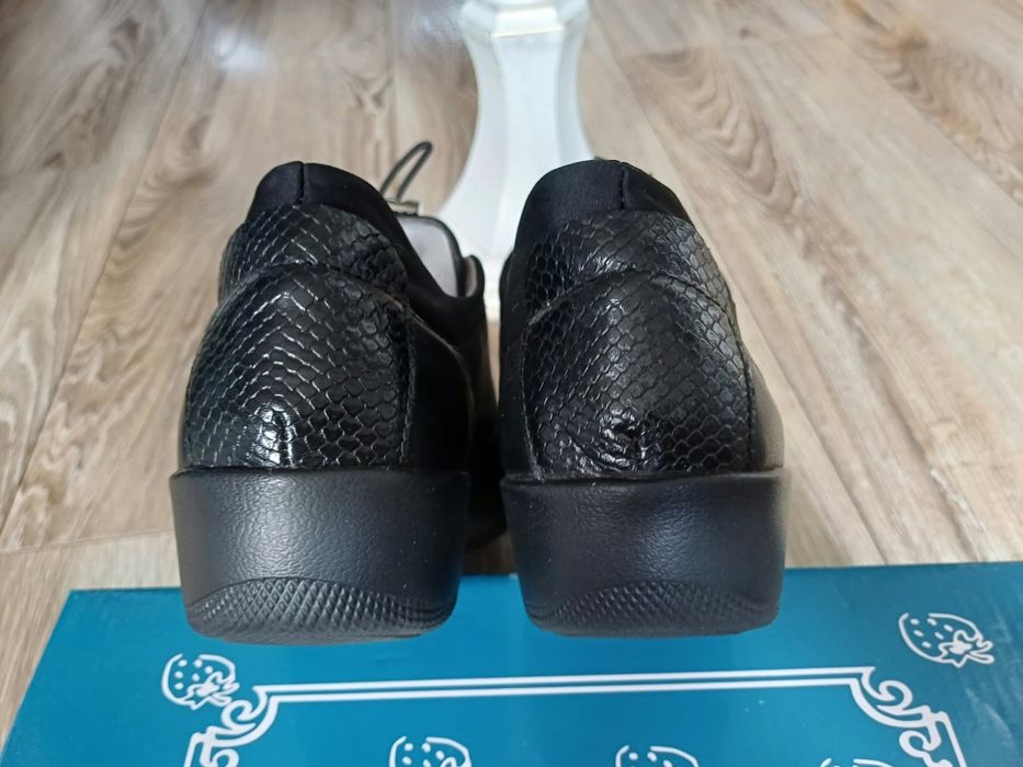 Czarne skórzane adidasy sneakersy damskie Stonefly rozm 39.