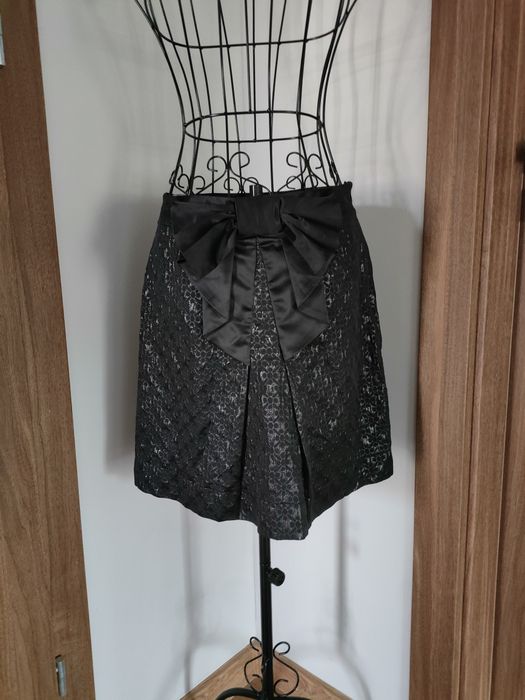 Elegancka spódnica APART z kokardą