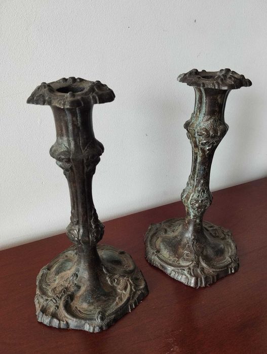 Par de Castiçais Bronze Antigo
