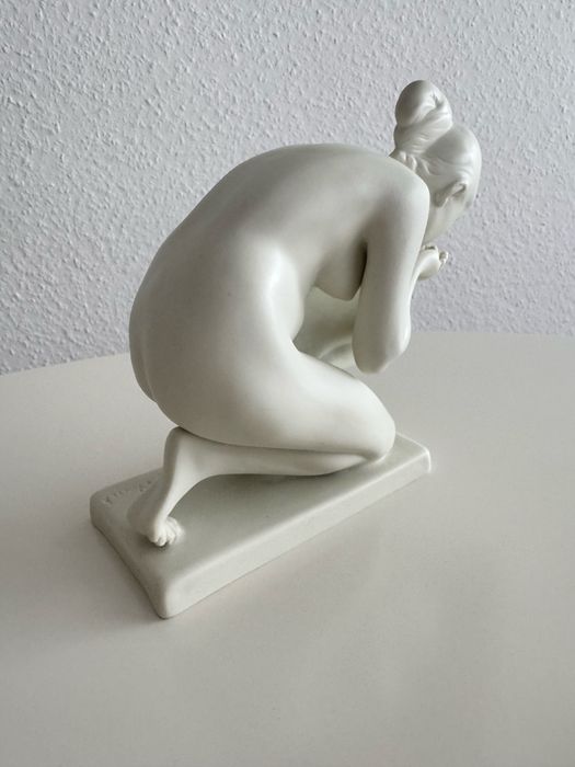 Figurka porcelanowa Rosenthal, akt – Pijąca wodę, Ernst Wenck