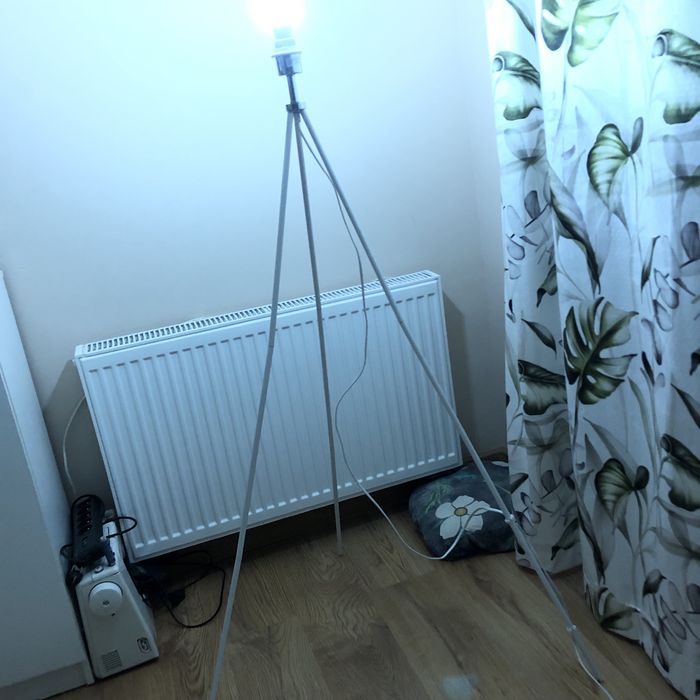 Lampa podlogowa stojaca