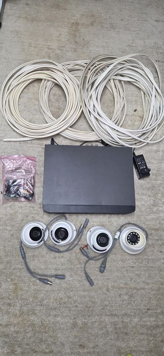 Rejestrator Hikvision + 4 kamery