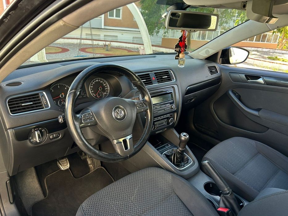 VW Jetta 1.6TDI Nacional impecável.