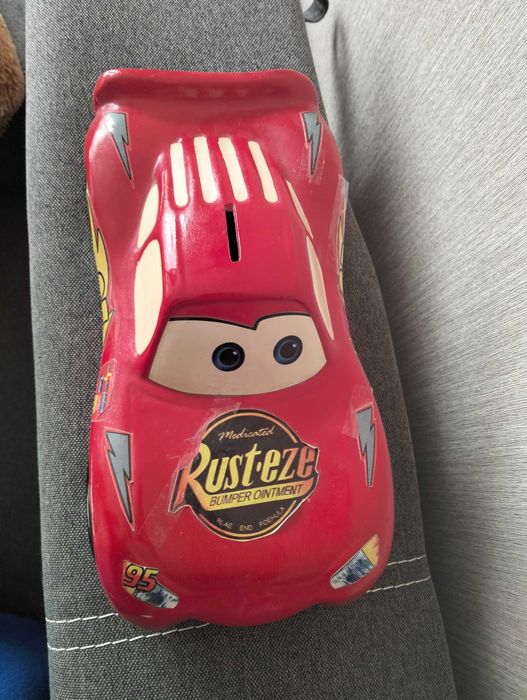 Велика машинка-копілка  Маквін. Довжина - 29 см.