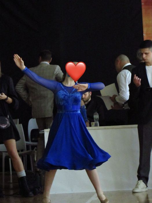 Турнірне плаття бейсік з двома юбками