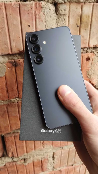 Samsung s25 12/256. відмінний стан