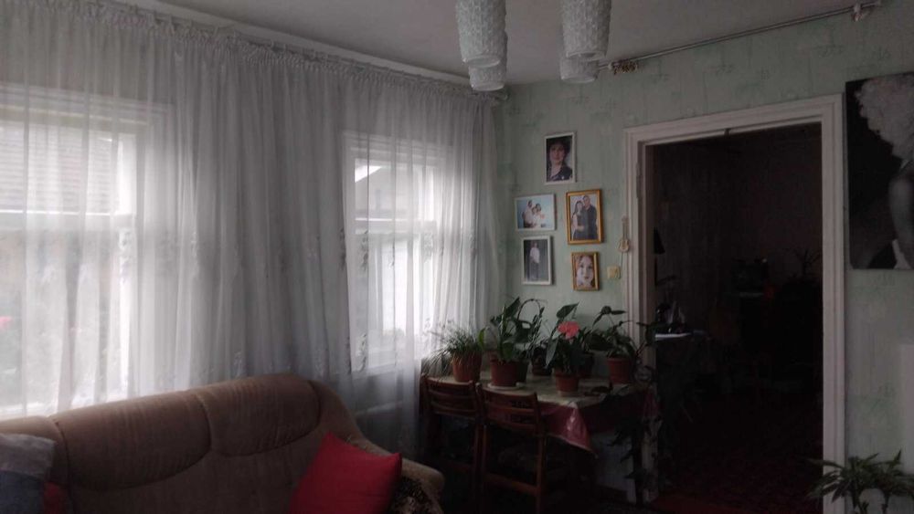 Будинок з гаражем в Дахнівці, 75 кв. м., 4 кімн., с/в, 0,10га  (п3)