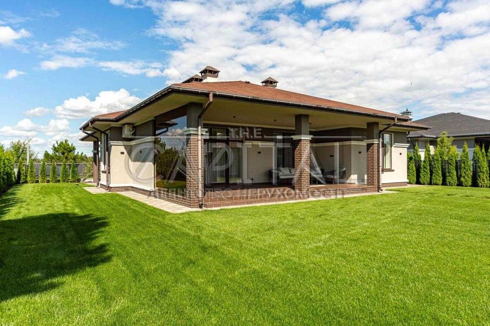 Сучасний будинок у закритому КМ ZOLOCHE VEZUVIY