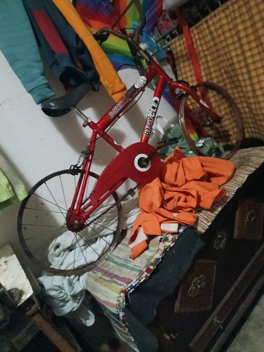 Aceito ofertas BMX entre 30 a 40 anos  tudo original para restaurar pintura está bom