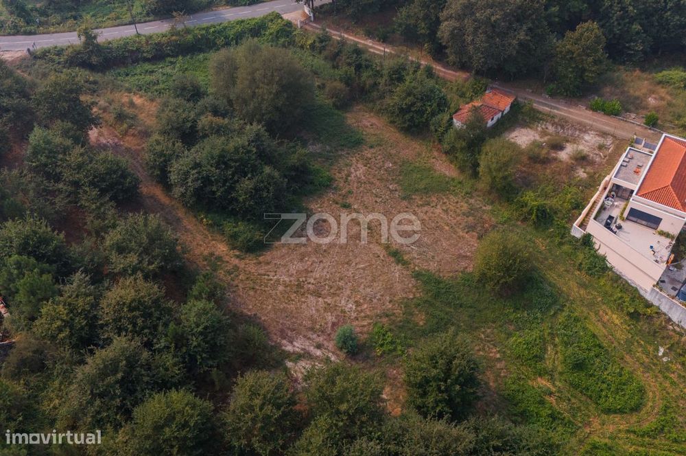 Terreno com 12.350 m², localizado na União de Freguesias de Caniçad...