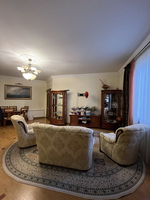 Авторський Будинок з Басейном та Укриттям - район Кварцу