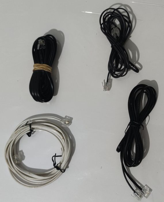 4 Cabos de telefone RJ-11 (macho-macho)