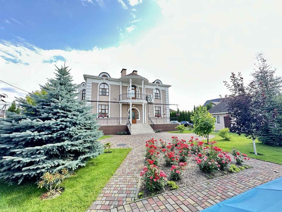 Продаж вишуканого маєтку  с. Гора