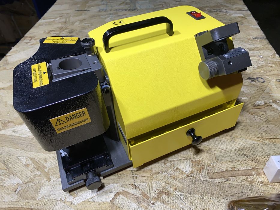 ЗАТОЧНОЙ СТАНОК Фрези MR X3A (4-20 ММ) Заточний верстат