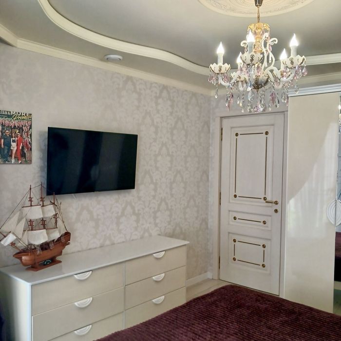 Дом-дача в закрытом, охраняемом кооперативе. 40 м к морю! 3 паркоместа