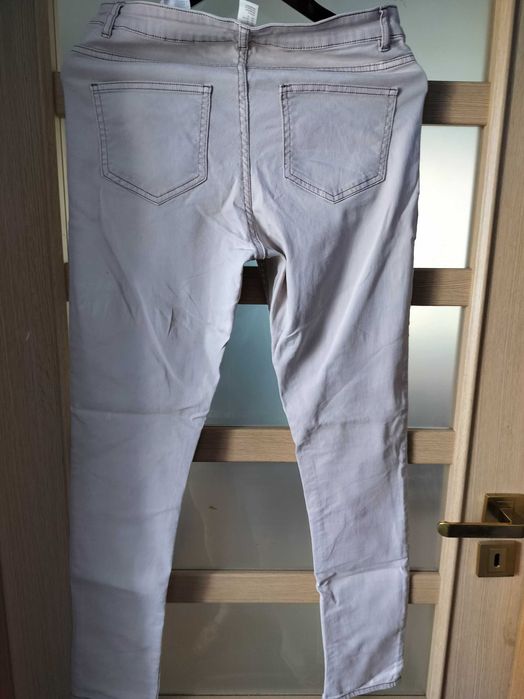 Jeansy H&M 38 beżowe