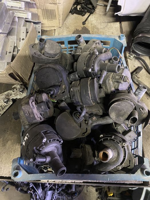 Додаткова помпа церкуляційний насос merdedes benz w211,212