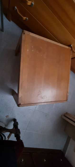 Mesa de centro em madeira