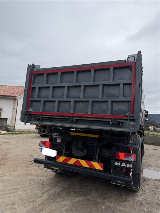Man com grua hiab 322 com 22.5M E bascúla