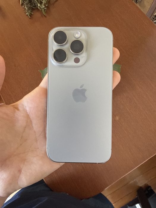 Iphone 16 pro / 96% de bateria