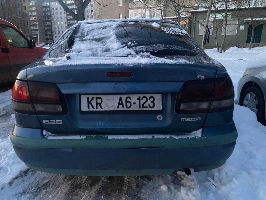 Mazda 626 gf. бляха. Застукав двигун.