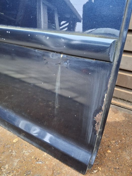 Drzwi tył prawe vw touran lift 10-15 kod LH5X