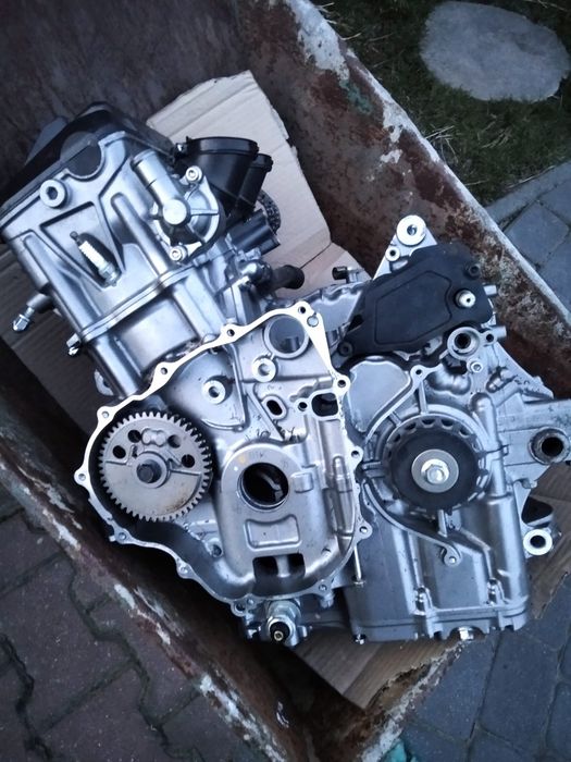 Honda crf 1000 silnik na części