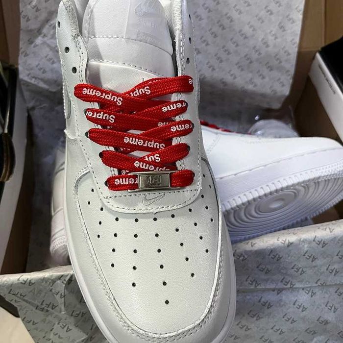 Nike Air Force 1 Low Supreme Biały R.42