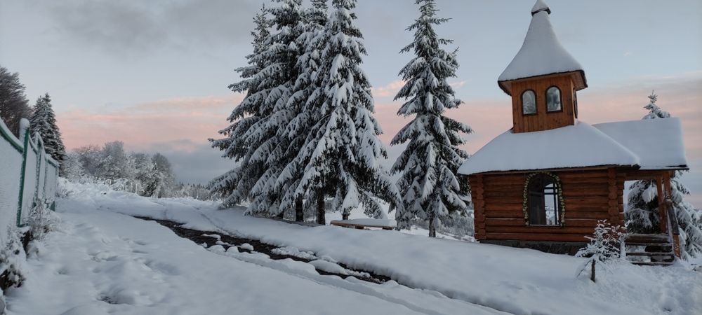 Біла хижа. Ідеальний відпочинок в Карпатах з дітьми. Будинок в горах.