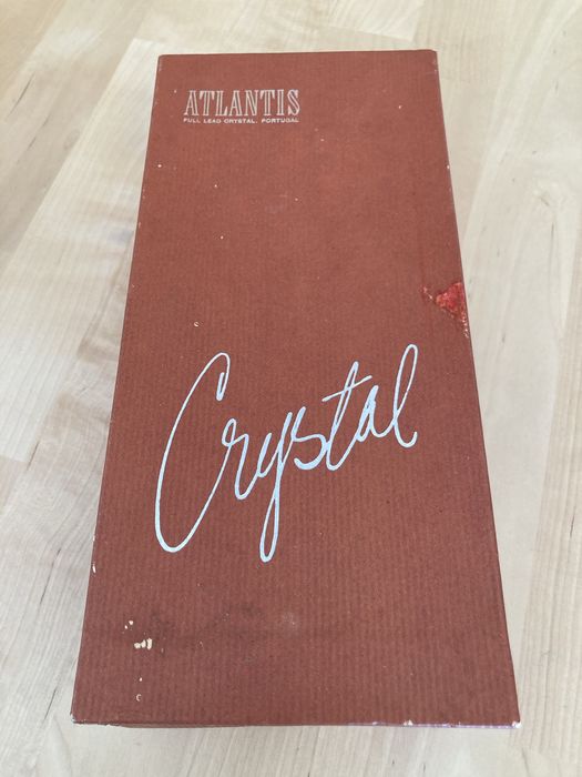 Jarra de cristal nova, em caixa.