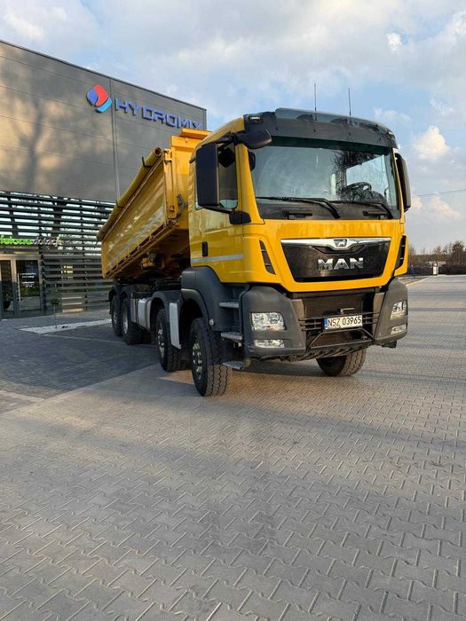 samochód ciężarowy MAN