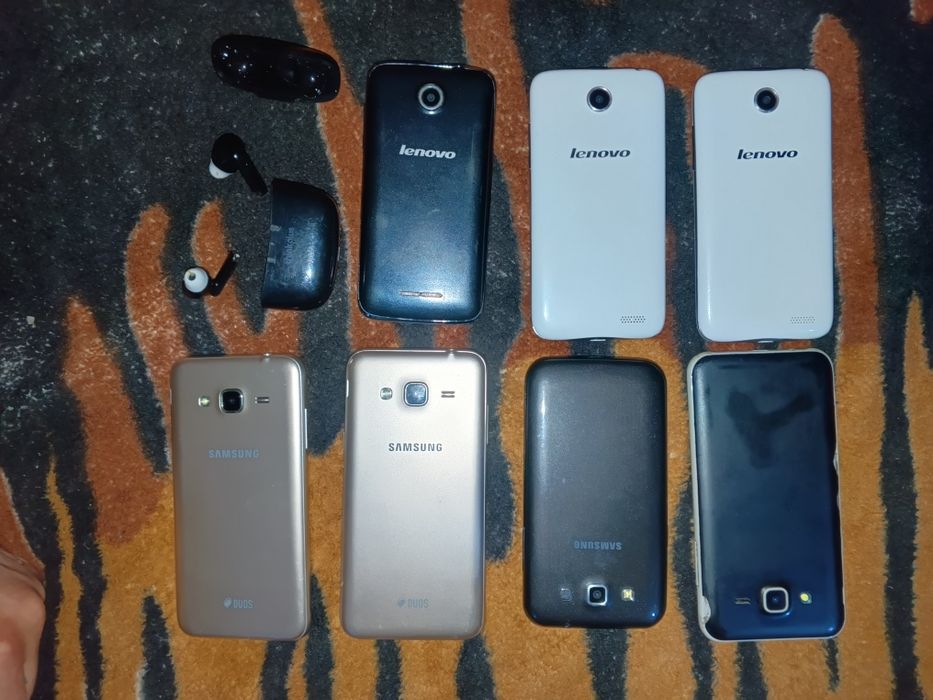 Телефони одним лотом та блютуз навушники