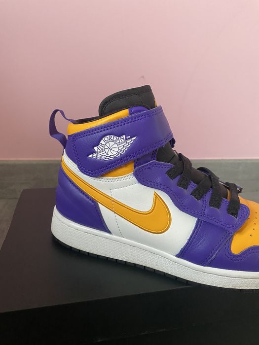 Air Jordan 1 Hi FlyEase