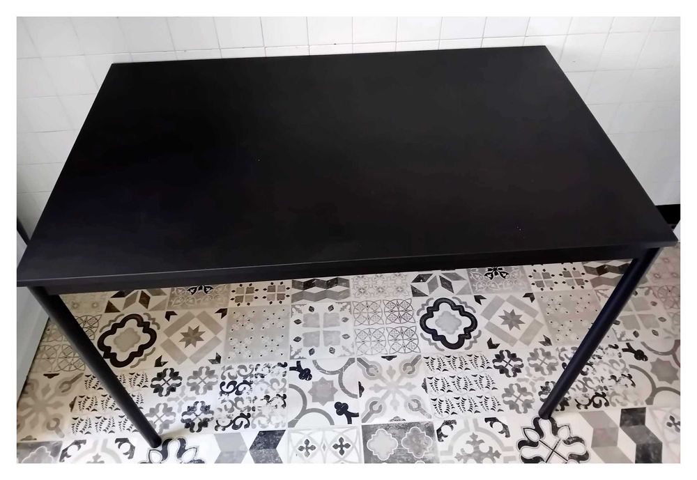 Mesa de cozinha preta SANDSBERG