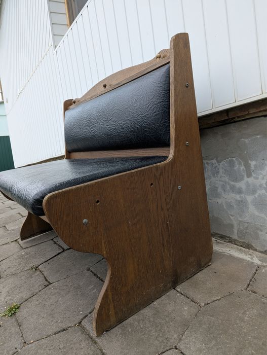 Лавка з мʼяким сидінням