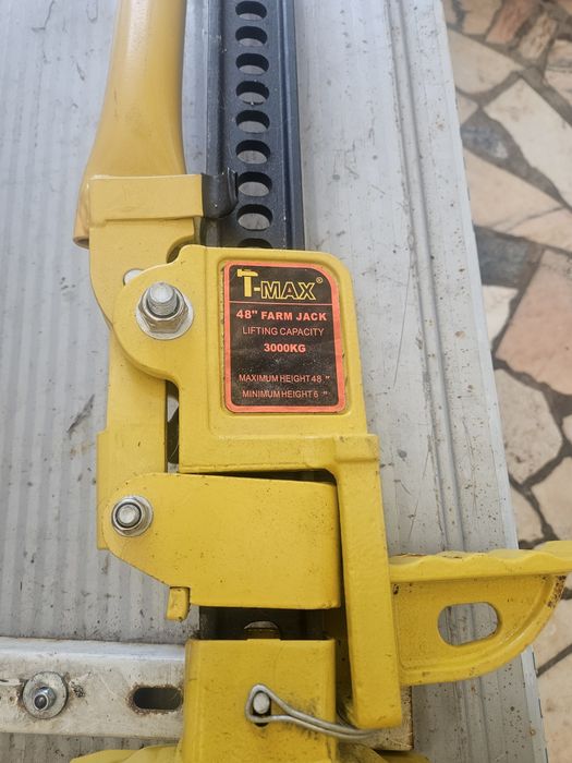 Macaco 4×4 usado uma vez